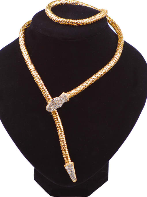 Qunqiu Personalized Slim Snake shaped Alloy Necklace 1