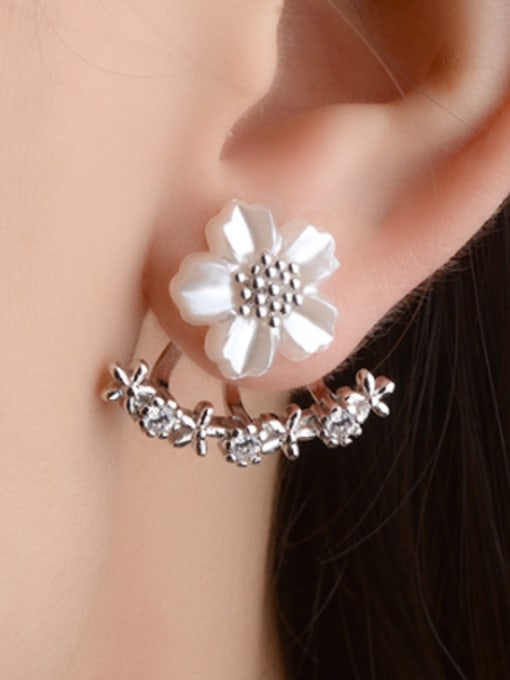 AI Fei Er Fashion Cubic Zirconias White Flower Stud Earrings 1