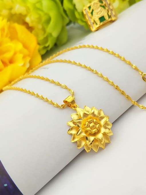 golden Women Exquisite Flower Shaped Necklace