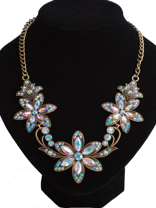 Qunqiu Classical Gold Plated Rhinestones-covered Flowers Alloy Necklace 1
