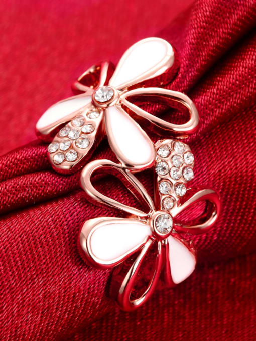 OUXI Fashion Exaggerated Flowers Rhinestones Ring 2