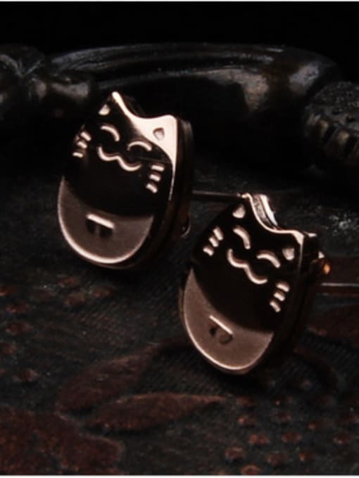 GROSE Lucky Cat Smooth Stud Earrings 1