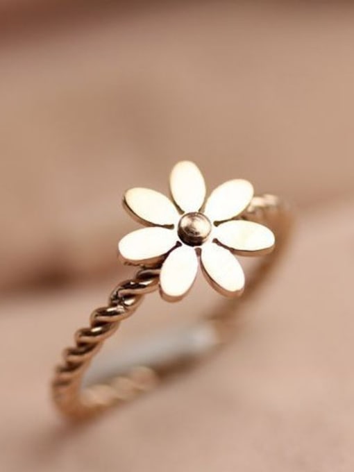 GROSE Small Daisy Twisted Titanium Ring 0