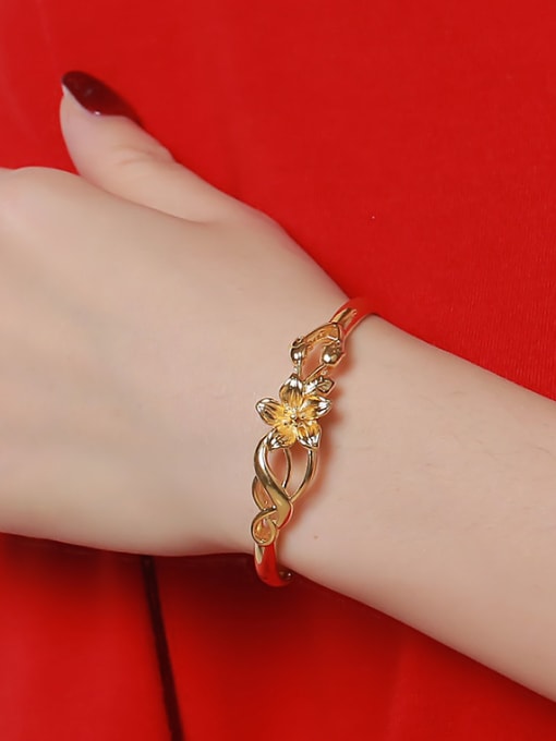 XP 2018 Copper Alloy 24K Gold Plated Classical Flower Bangle 1