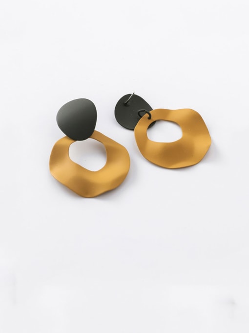 C yellow Alloy With Gold Plated Simplistic Geometric Stud Earrings
