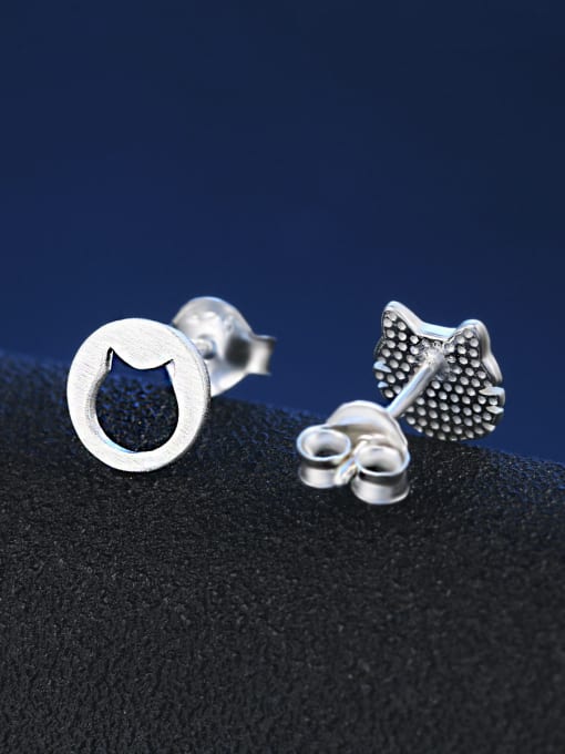 ZK Simple Asymmetrical Kitten 925 Sterling Silver Stud Earrings 2