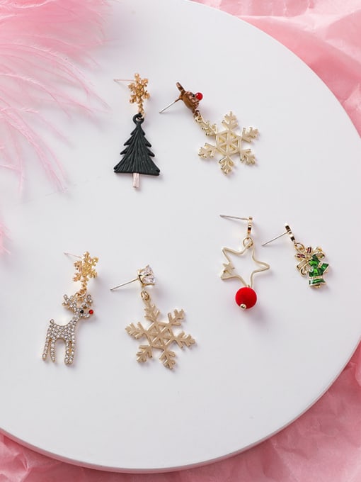 Girlhood Alloy With Rose Gold Plated Fashion Asymmetry Snowflake Christmas Tree Elk Ear Studs  Drop Earrings 2