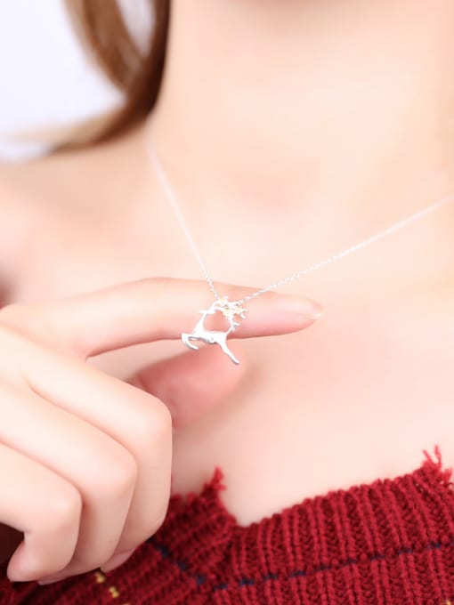 Peng Yuan Personalized Running Deer Silver Necklace 1