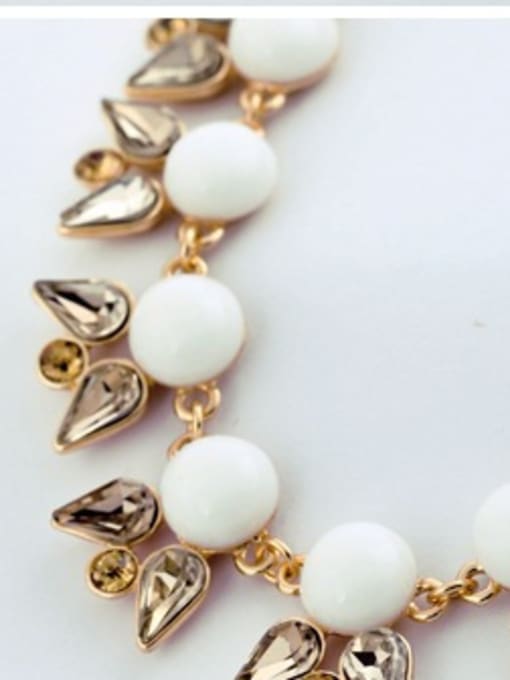 White Alloy Artificial Stones Short Necklace