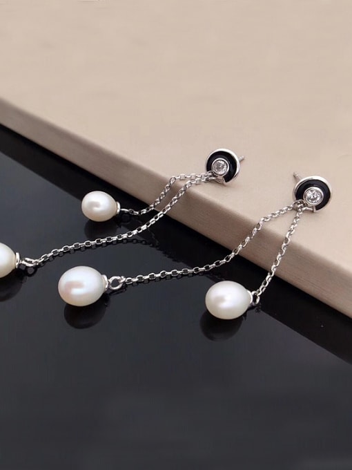 EVITA PERONI Fashion Freshwater Pearls Drop threader earring 2