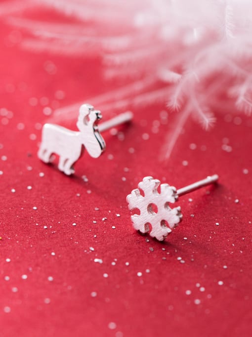Elk snowflake earnail 925 Sterling Silver With  Cute Christmas gift Stud Earrings
