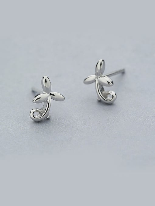 One Silver Lovely Leaf Shaped Silver stud Earring 0