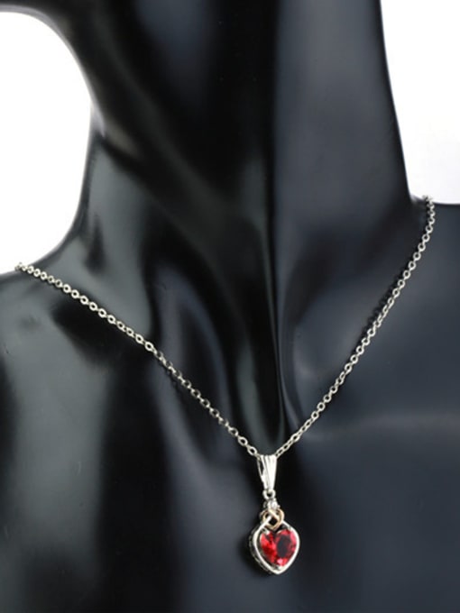 Ronaldo Women Elegant Heart Shaped Glass Stone Necklace 3