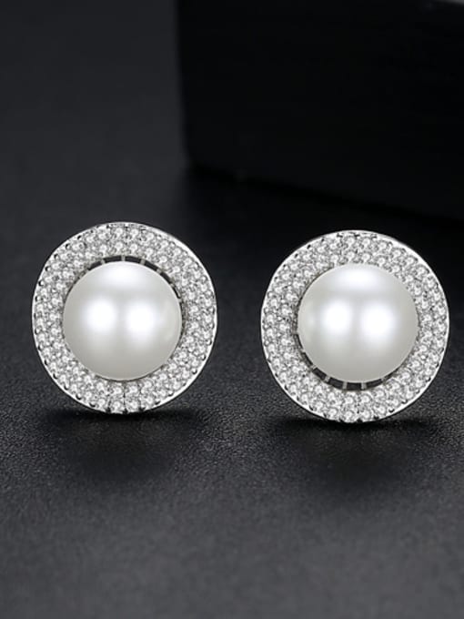 white Copper  With Artificial Pearls Simplistic  Round Stud Earrings