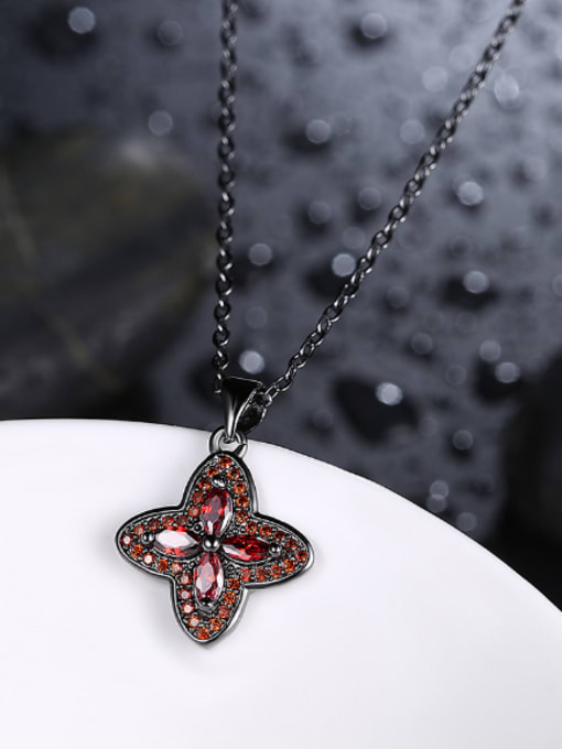 OUXI Retro Flowery Zircon Women Necklace 2