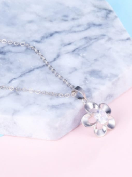 Platinum Creative Flower Shaped Glass Bead Necklace