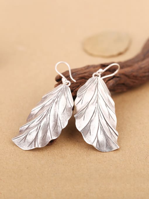 Peng Yuan Classical Leaf Handmade Silver hook earring 2