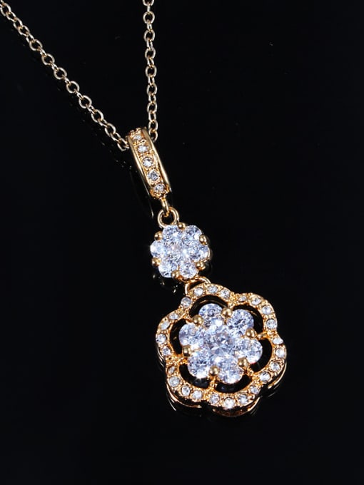 SANTIAGO Exquisite 18K Gold Plated Flower Shaped Zircon Necklace 1