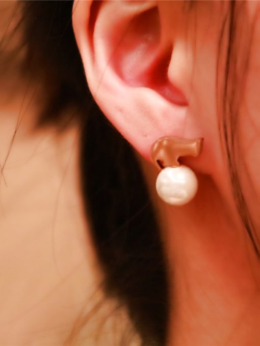 GROSE Temperament Shell Pearls Stud Earrings 1