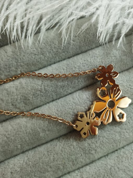 Rose Gold Europe And The United States The Plum Blossom Rose Gold Necklace