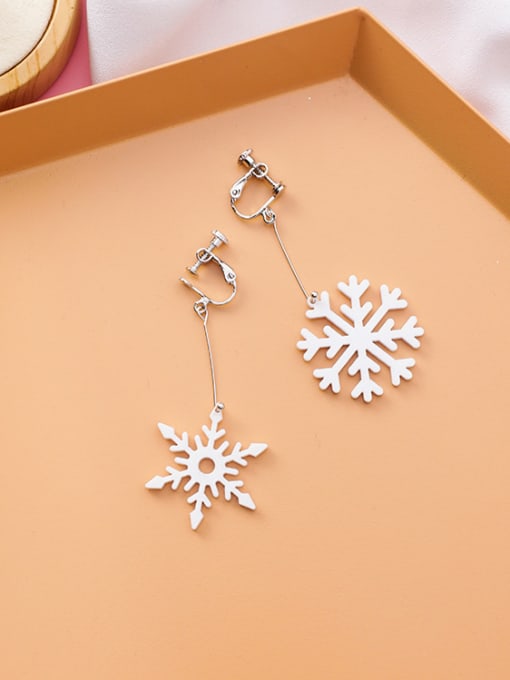 D Snowflake (ear clip) Alloy With White Gold Plated Cute Acrylic chrismas Earrings