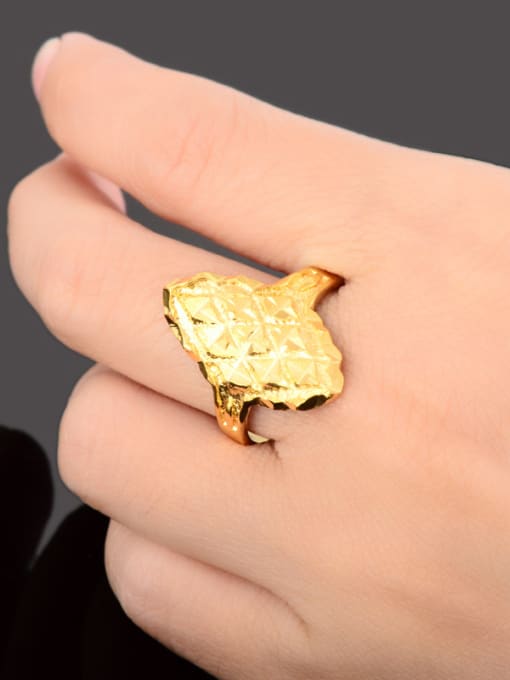Yi Heng Da Women Delicate 24K Gold Plated Diamond Shaped Ring 2