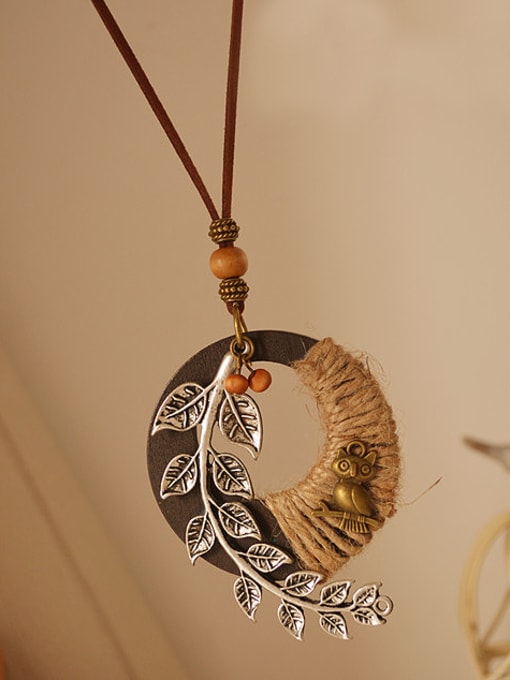 Dandelion Wooden Round Shaped Leaf Necklace