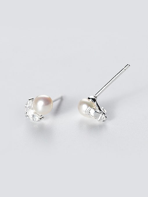 Rosh Fashionable Leaf Shaped Artificial Pearl Silver Stud Earrings 0