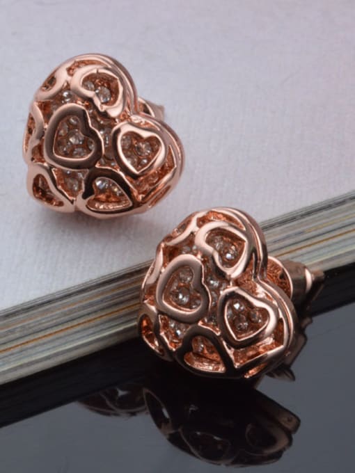 Ya Heng Lovely and Sweetly Heart-shape Stud Earrings 2