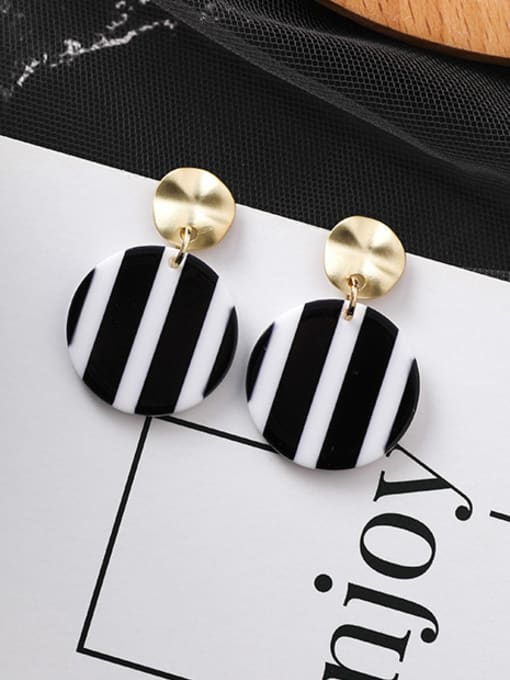 C-fringe Alloy With Imitation Gold Plated Fashion Round Chandelier Earrings