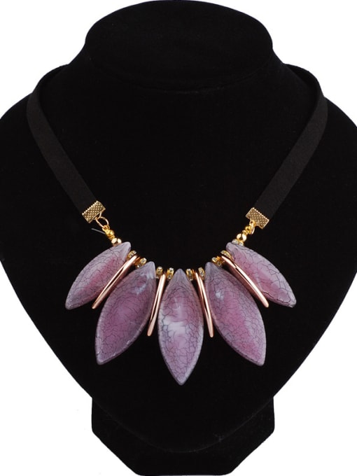 Pink Fashion Oval Crack Resin Pendant Gold Plated Alloy Necklace