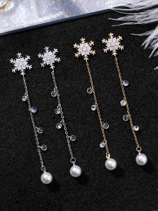 Girlhood Alloy With  Cubic Zirconia Simplistic snowflake Drop Earrings