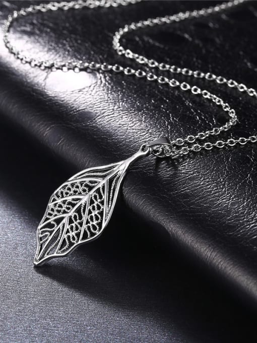 Platinum Exquisite Platinum Plated Leaf Shaped Necklace