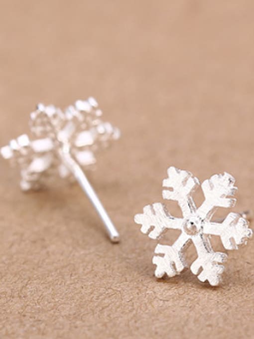Peng Yuan Fashion Snowflake stud Earring 1