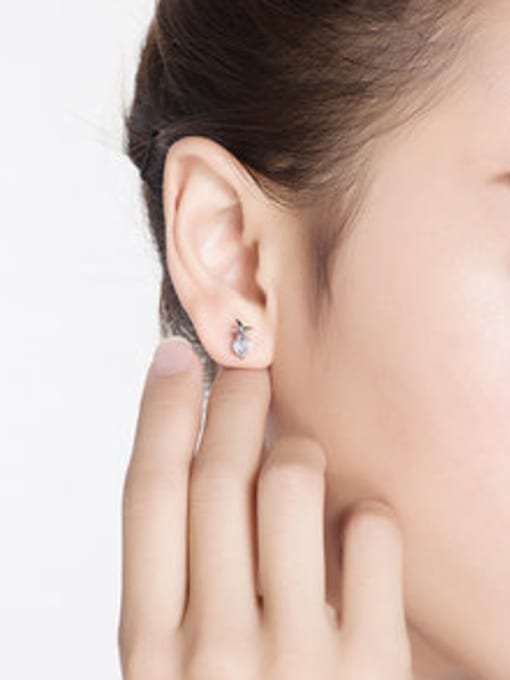 OUXI Simple Zircon Star Stud Earring 1