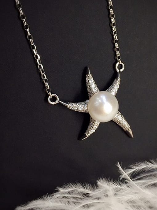 Silvery Fashion Starfish Freshwater Pearl Necklace