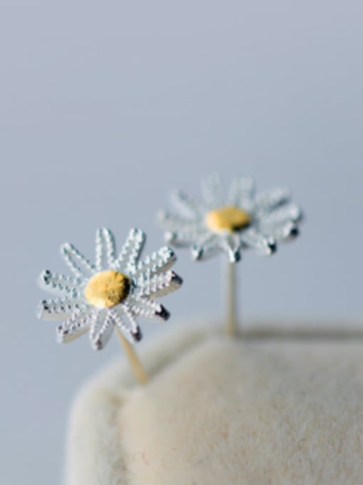 Rosh S925  silver sweet small daisy stud Earring with gold plated 3
