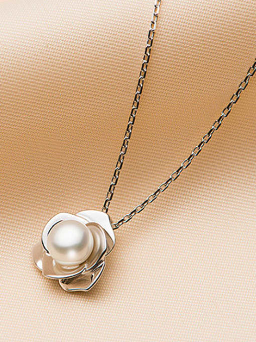 EVITA PERONI 2018 2018 Fashion Freshwater Pearl Flower Necklace 2