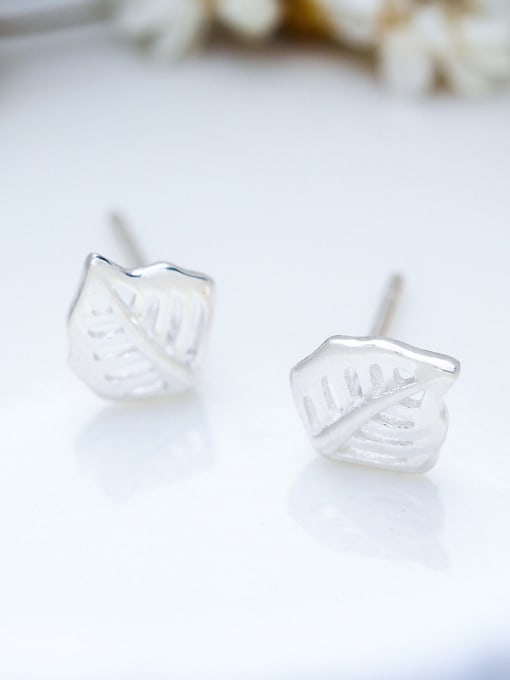 kwan Beautiful Leaves Accessories Silver Stud Earrings 1