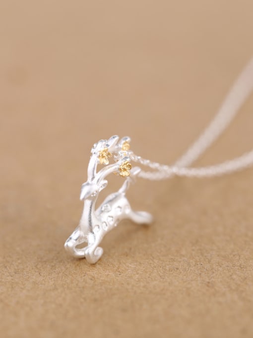 Peng Yuan Personalized Running Deer Silver Necklace 2