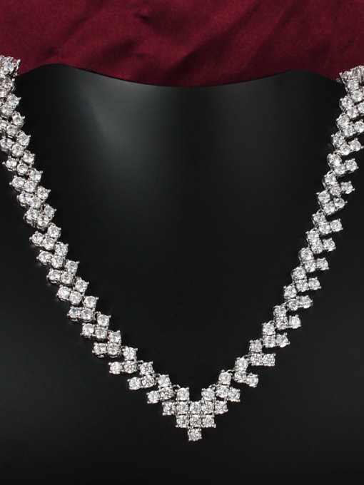 SANTIAGO Luxury Platinum Plated Copper Letter V Shaped Zircon Necklace 1