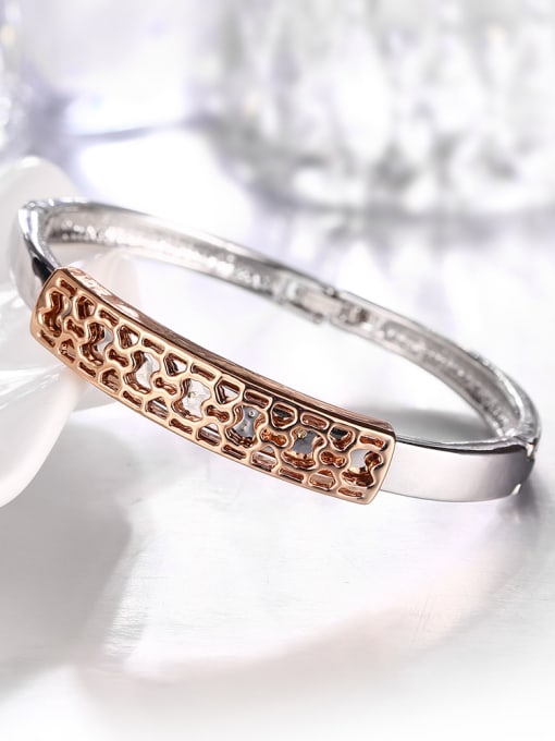 Platinum Personality Double Color Flower Pattern Bangle