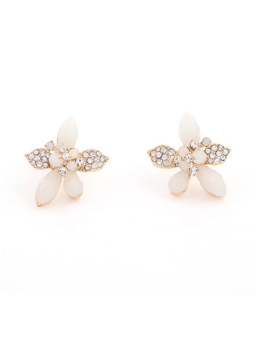 White Temperament Flower Shaped Crystal Stud Earrings