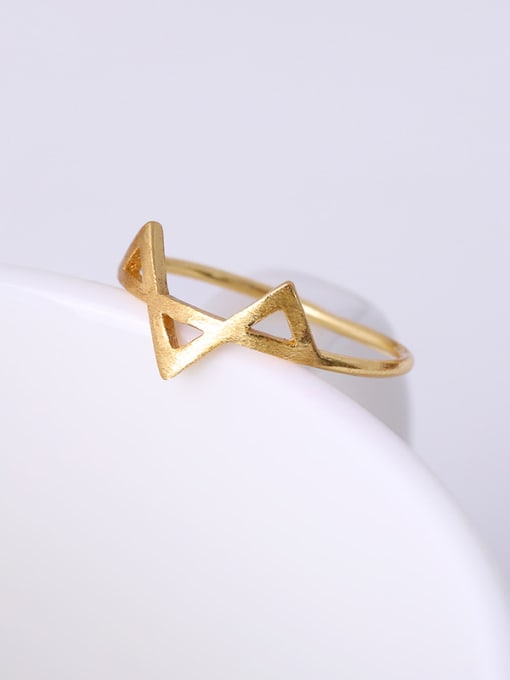 Lang Tony Women Delicate Triangle Shaped Ring 1