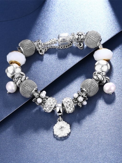 Silvery Exquisite Flower Shaped Plastic Beads Bracelet