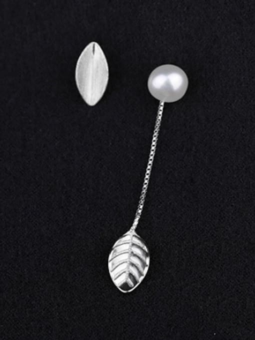 Peng Yuan Asymmetrical Freshwater Pearl Leaves Earrings 0