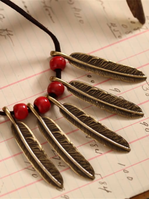 Red Wood Beads Delicate Women Leaf Shaped Necklace