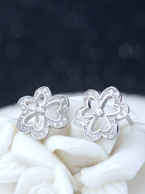 kwan Three Leaves Straw Hollowed-out Micro Pave Stud Earrings 2
