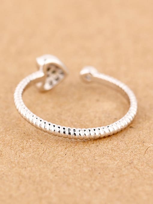 Peng Yuan Heart-shaped Twisted Opening Midi Ring 2