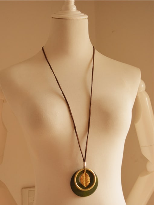 Dandelion Women Wooden Round Shaped Necklace 2